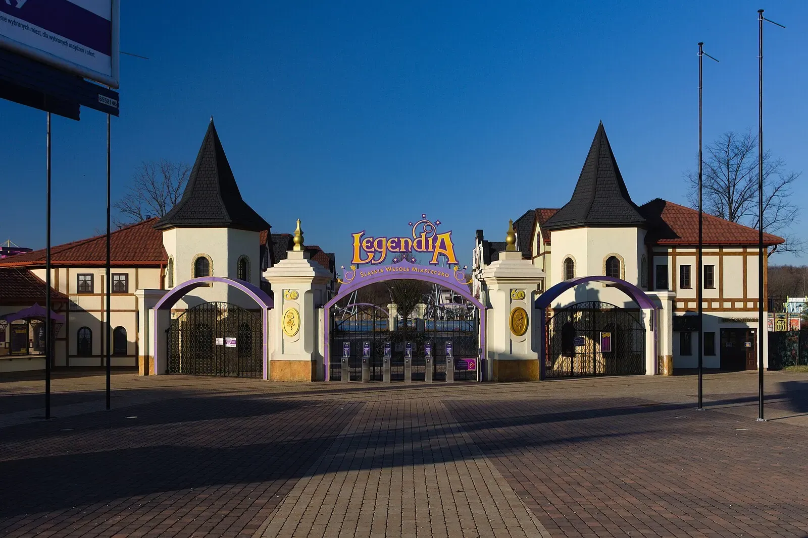 Legendia, Śląskie Wesołe Miasteczko, atrakcja w okolicy apartamentu Helenka Modern w Zabrzu