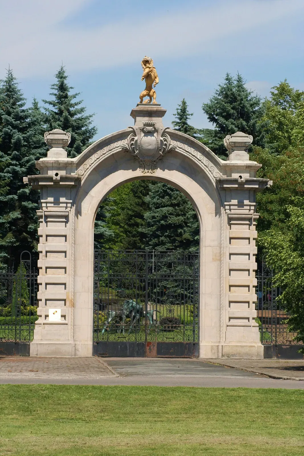 Śląski Ogród Zoologiczny, atrakcja w okolicy apartamentu Helenka Modern w Zabrzu