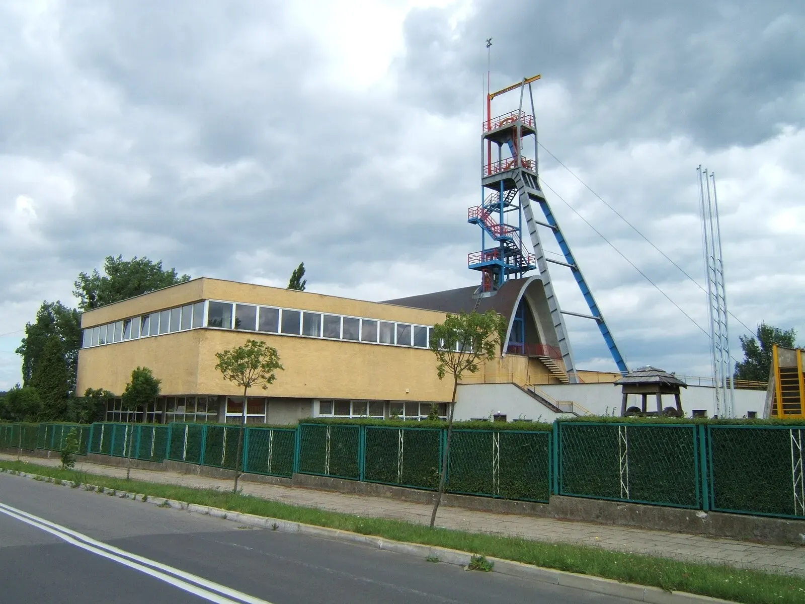 Zabytkowa Kopalnia Srebra, atrakcja w okolicy apartamentu Helenka Modern w Zabrzu